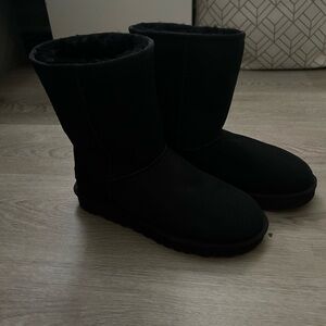 BRAND NEW NEVER WORN UGG Classic Short II BLACK BOOTS